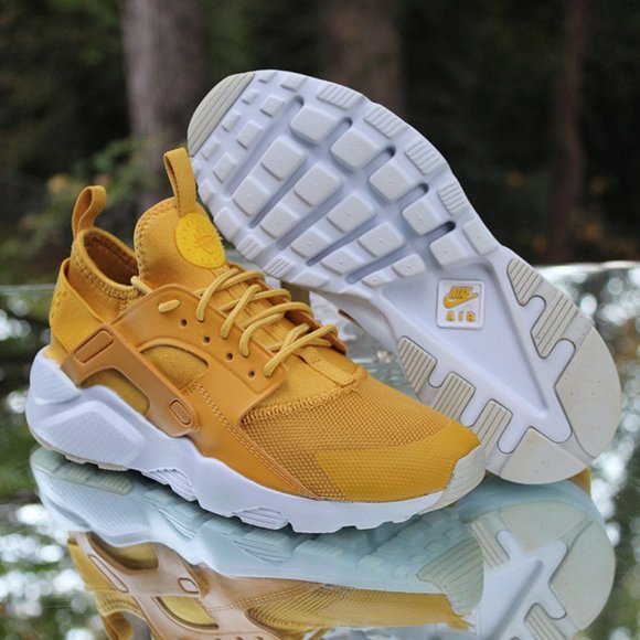 Nike Air Huarache Run Ultra Yellow Size 6Y - Picture 6 of 15